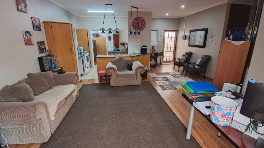 3 Bedroom Property for Sale in Uitsig Free State